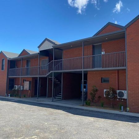 Railway Motel Myrtleford Exterior photo