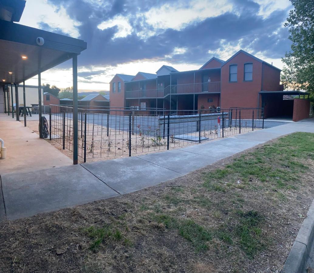 Railway Motel Myrtleford Exterior photo